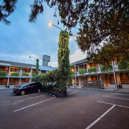 Hotel Nyland Pasteur Bandung Buitenkant foto