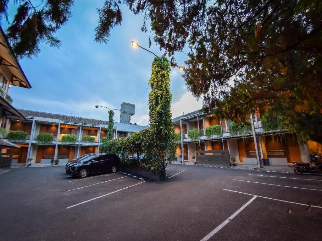 Hotel Nyland Pasteur Bandung Buitenkant foto