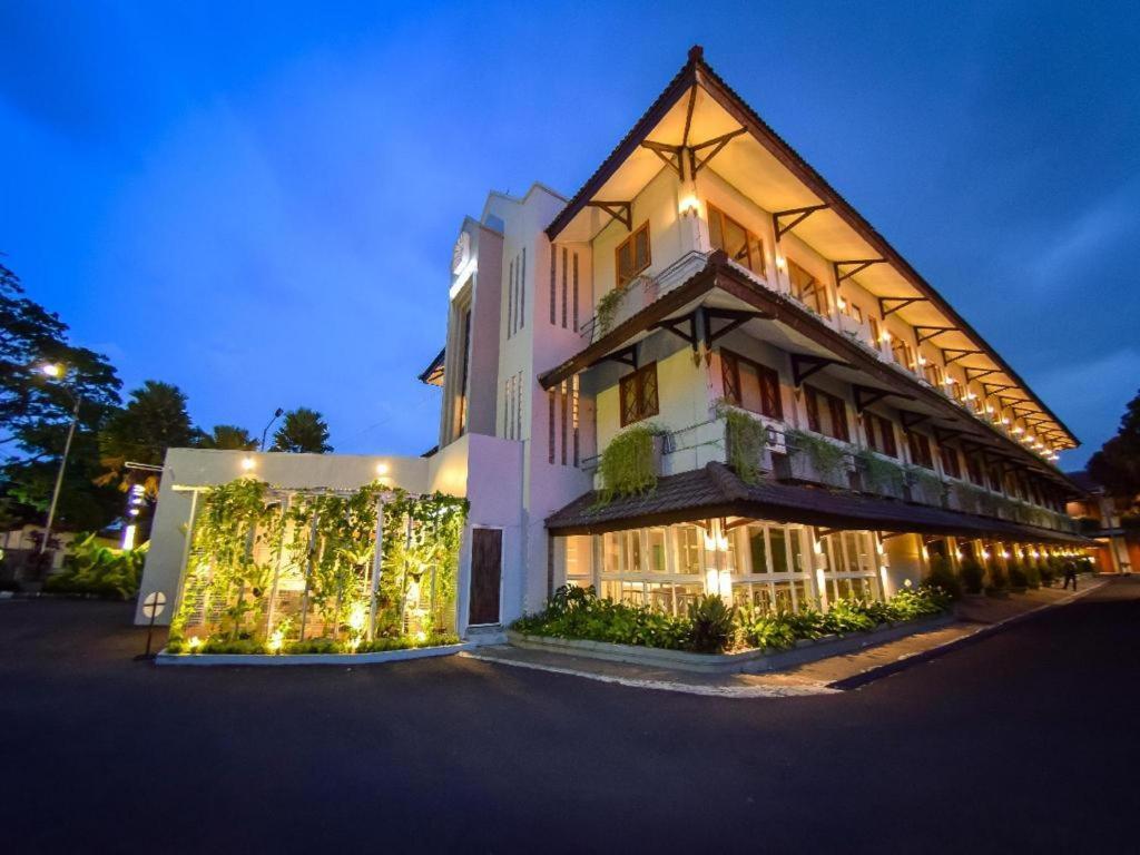 Hotel Nyland Pasteur Bandung Buitenkant foto